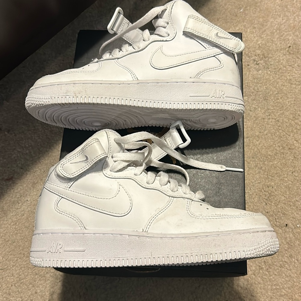 Nike AirForce 1’s Mid Size 4.5Y